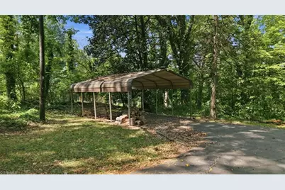 5275 Reynolda Road, Winston-Salem, NC 27106 - Photo 9