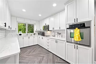 5275 Reynolda Road, Winston-Salem, NC 27106 - Photo 13