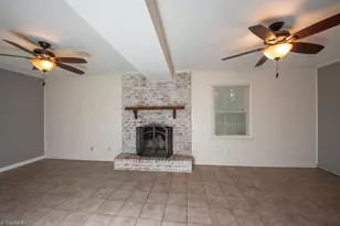 5809 Carriage Ln, Greensboro, NC 27410 - Photo 7