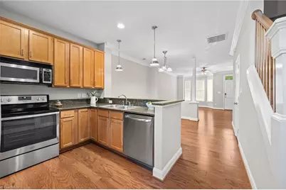 205 Southside Square, Greensboro, NC 27406 - Photo 11