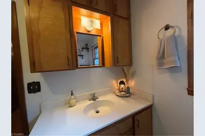 16 Vivian Street, Thomasville, NC 27360 - Photo 27