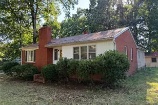 16 Vivian St, Thomasville, NC 27360 - Photo 1