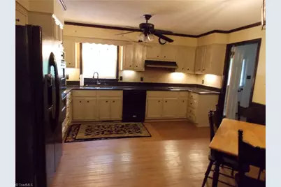 4915 Warfield Drive, Greensboro, NC 27406 - Photo 13