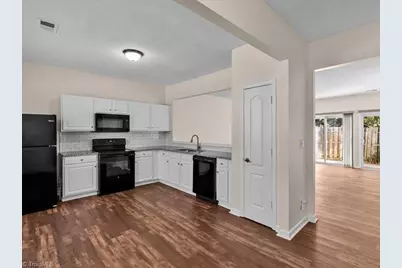 3967 Elizabeth Glen Way, Jamestown, NC 27282 - Photo 3
