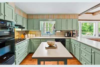 2109 Medford Lane, Greensboro, NC 27408 - Photo 13