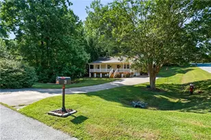 6 Oak Ridge Dr, Thomasville, NC 27360 - Photo 3