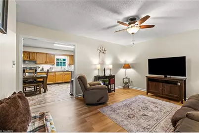 6 Oak Ridge Drive, Thomasville, NC 27360 - Photo 5