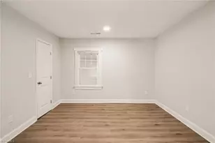 933 E King St, King, NC 27021 - Photo 17