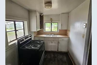 223 Lawsonville Avenue, Reidsville, NC 27320 - Photo 7