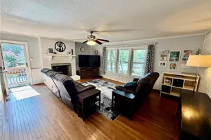 4400 Oak Hollow Dr, High Point, NC 27265 - Photo 3