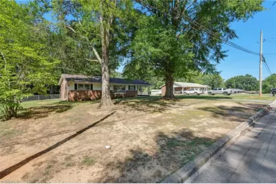 801 Grand Oaks Drive, Eden, NC 27288 - Photo 3