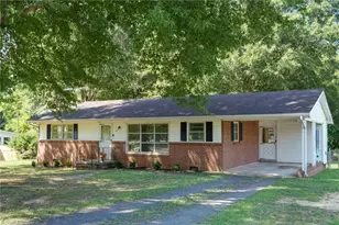 801 Grand Oaks Dr, Eden, NC 27288 - Photo 1