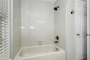 4301 Windlestraw Ln, Greensboro, NC 27410 - Photo 25
