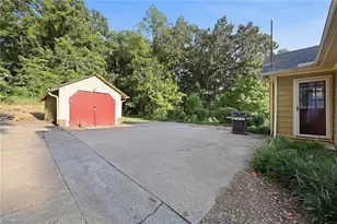 123 S Sunset Dr, Winston-Salem, NC 27101 - Photo 5