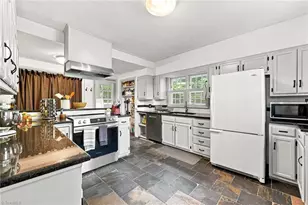 123 S Sunset Dr, Winston-Salem, NC 27101 - Photo 13