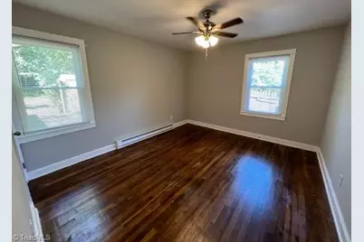 1006 W Bessemer Avenue, Greensboro, NC 27408 - Photo 7