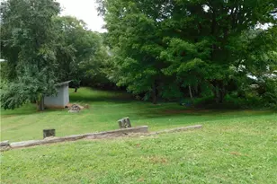 1054 N Bridge St, Elkin, NC 28621 - Photo 29