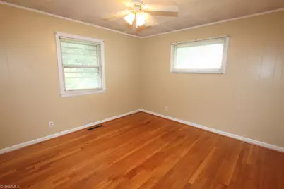 915 Stephens Street, Greensboro, NC 27406 - Photo 19