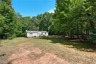 1082 Raccoon Ct, Reidsville, NC 27320 - Photo 9