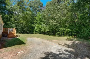 1082 Raccoon Ct, Reidsville, NC 27320 - Photo 27