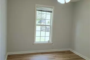2025 Ardmore Village Ln, Winston-Salem, NC 27127 - Photo 9