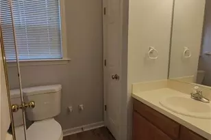 2025 Ardmore Village Ln, Winston-Salem, NC 27127 - Photo 13