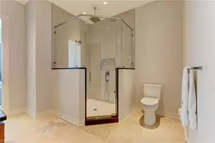 201 N Elm St, Greensboro, NC 27401 - Photo 23