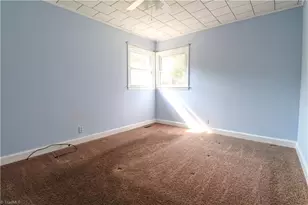 227 Albany St, Burlington, NC 27215 - Photo 25