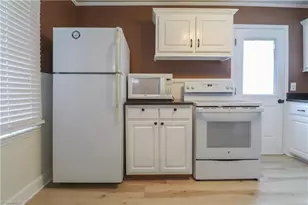 227 Albany St, Burlington, NC 27215 - Photo 11