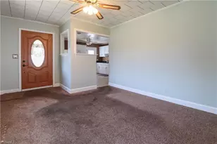 227 Albany St, Burlington, NC 27215 - Photo 9