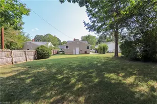 227 Albany St, Burlington, NC 27215 - Photo 35