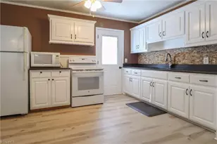 227 Albany St, Burlington, NC 27215 - Photo 13