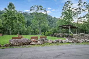 142 Fawn Ln, Purlear, NC 28665 - Photo 49