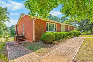 2140 Sallies Ln, Winston-Salem, NC 27106 - Photo 3