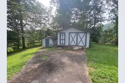 2082 Mountain Valley Church Road, North Wilkesboro, NC 28659 - Photo 11