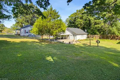 925 Overlook Avenue, Eden, NC 27288 - Photo 3