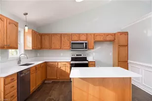 4152 Meredith Woods Ln, Winston-Salem, NC 27107 - Photo 9