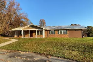 2500 Olivet Ct, Greensboro, NC 27406 - Photo 5