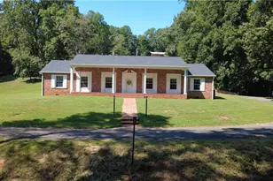 143 James St, Elkin, NC 28621 - Photo 1
