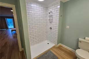 143 James St, Elkin, NC 28621 - Photo 5