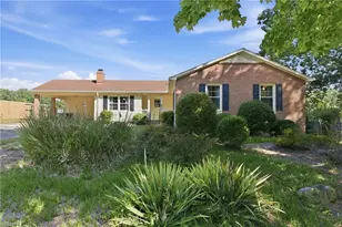 16 St Martin Pl, Greensboro, NC 27455 - Photo 3