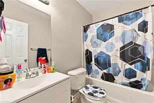324 W Kime St, Burlington, NC 27215 - Photo 7