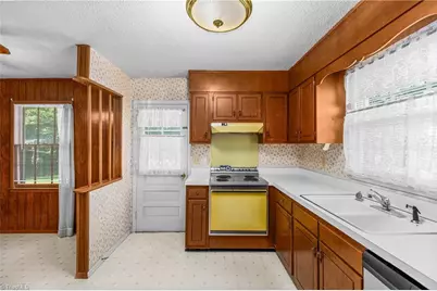 808 Ernest Court, High Point, NC 27263 - Photo 11