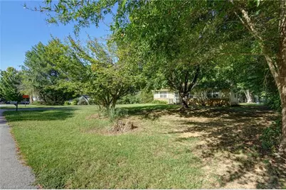 4906 Pheasant Drive, Greensboro, NC 27406 - Photo 3