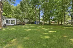 5619 Virgilwood Dr, Greensboro, NC 27409 - Photo 35