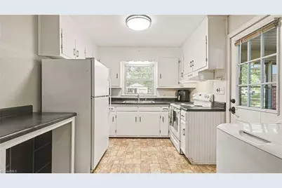 4129 High Point Road, Winston-Salem, NC 27107 - Photo 15