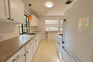 2611 Sherwood St, Greensboro, NC 27403 - Photo 7