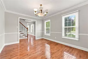 105 Peach Orchard Dr, Greensboro, NC 27455 - Photo 9