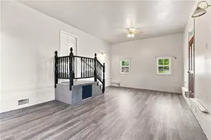 105 Peach Orchard Dr, Greensboro, NC 27455 - Photo 17
