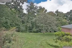 418 W Main St, Elkin, NC 28621 - Photo 5